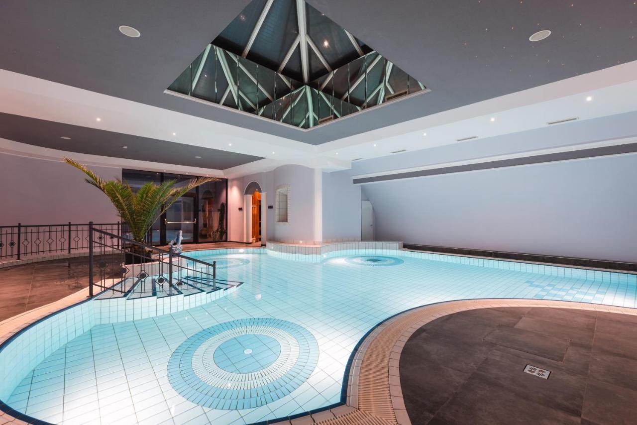 25H Spa-Residenz Best Sleep Privat Garden & Pools Нойзідль-ам-Зе Екстер'єр фото