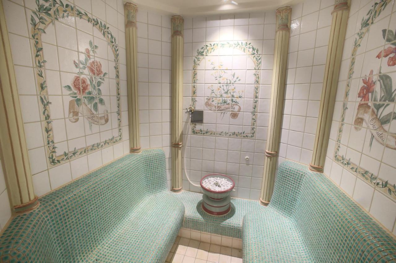 25H Spa-Residenz Best Sleep Privat Garden & Pools Нойзідль-ам-Зе Екстер'єр фото