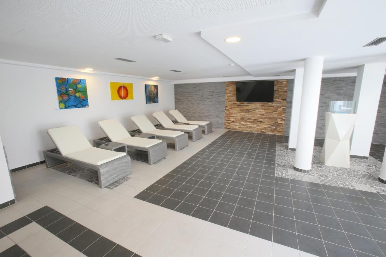 25H Spa-Residenz Best Sleep Privat Garden & Pools Нойзідль-ам-Зе Екстер'єр фото